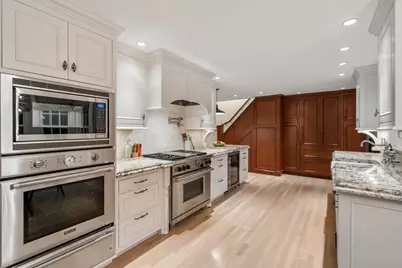 32 Pickwick Road, Newton, MA 02465 - Photo 13