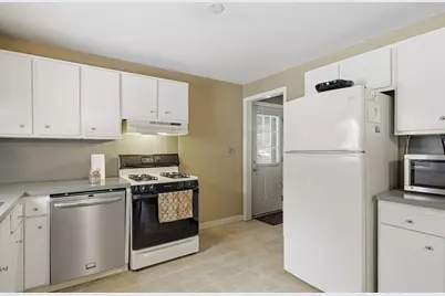 308 Apremont Hwy, Holyoke, MA 01040 - Photo 17