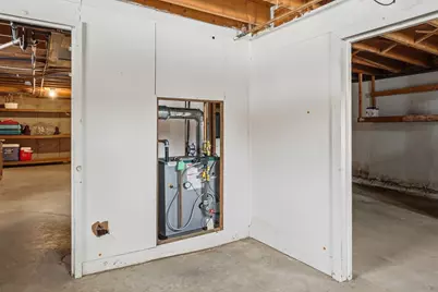 308 Apremont Hwy, Holyoke, MA 01040 - Photo 27