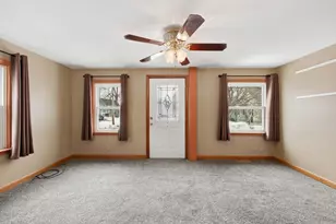 56 Percy St, Chicopee, MA 01020 - Photo 5