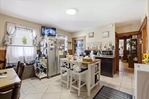 17 Euclid Ave, Worcester, MA 01610 - Photo 7