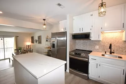 206 Tall Oaks Dr #L, Weymouth, MA 02190 - Photo 5