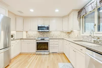 18 Sherborne Cir, Ashland, MA 01721 - Photo 3