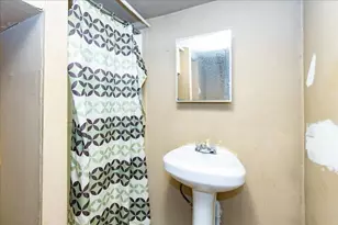 5 Kendrick St, Lawrence, MA 01841 - Photo 35