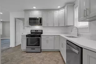 71 Cypress St, Watertown, MA 02472 - Photo 7