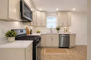 71 Cypress St, Watertown, MA 02472 - Photo 5