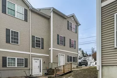 318 Crescent St #A, Fall River, MA 02720 - Photo 3