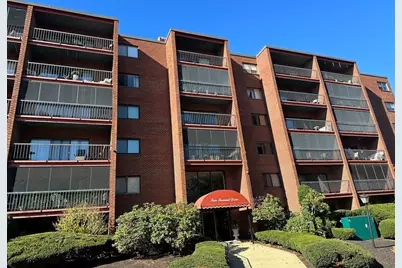 2 Summit Dr #21, Reading, MA 01867 - Photo 1