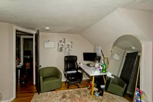 35 Merrimac Ave, Springfield, MA 01105 - Photo 9