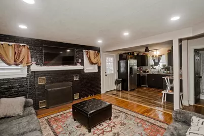 35 Merrimac Ave, Springfield, MA 01105 - Photo 17