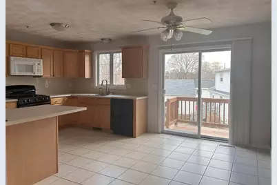 933 Varnum Ave #3, Lowell, MA 01854 - Photo 3