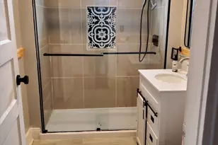 25 Kimberly Ave, Springfield, MA 01108 - Photo 11