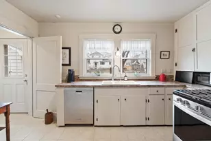 17 Carisbrooke St, Andover, MA 01810 - Photo 17