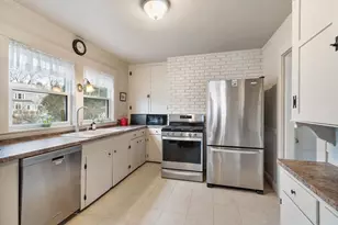 17 Carisbrooke St, Andover, MA 01810 - Photo 13