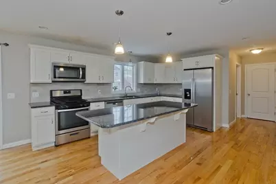 239 Gresham St, Springfield, MA 01119 - Photo 5