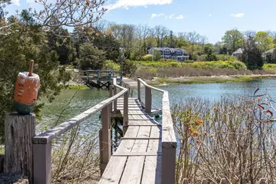 102 Nashawena St, Falmouth, MA 02540 - Photo 3