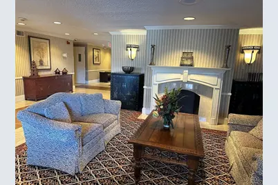 1004 Paradise Rd #1K, Swampscott, MA 01907 - Photo 5