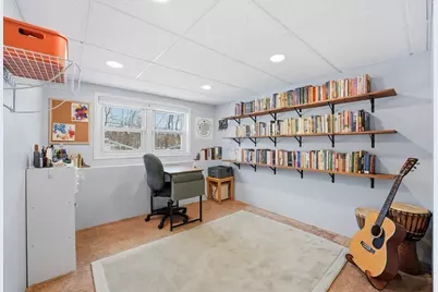 23 Brenan St, Holyoke, MA 01040 - Photo 33