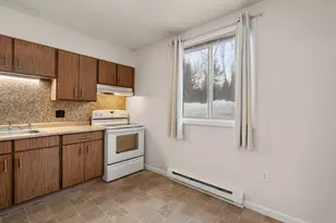 121 Bailey St, Worcester, MA 01602 - Photo 11