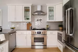 6 Hamilton Rd, Somerville, MA 02144 - Photo 9