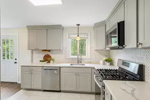 13 Karen Cir, Holliston, MA 01746 - Photo 3