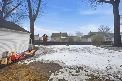 105 Lachine St, Chicopee, MA 01020 - Photo 3