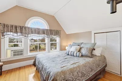 270 Maple St, Springfield, MA 01105 - Photo 37