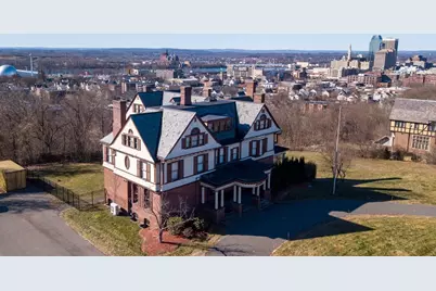 270 Maple St, Springfield, MA 01105 - Photo 1