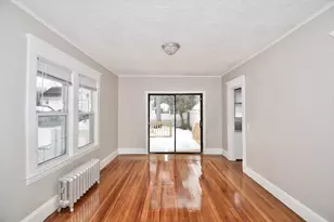 34 Castle St, Springfield, MA 01118 - Photo 9