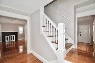 34 Castle St, Springfield, MA 01118 - Photo 5