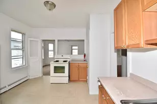 86 Cochran St, Chicopee, MA 01020 - Photo 15