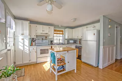 88 Senator St, Springfield, MA 01129 - Photo 3