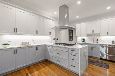 37 Englewood Ave #3, Brookline, MA 02445 - Photo 3