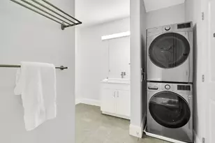 205 Maverick St, Boston, MA 02128 - Photo 17