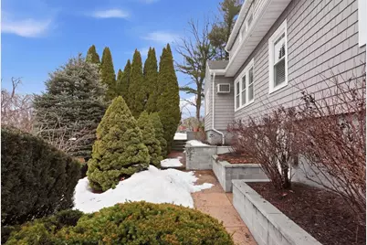 17 Vogel St, Boston, MA 02132 - Photo 41