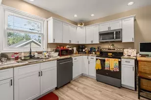 38 Manchester Terrace, Springfield, MA 01108 - Photo 7