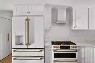 16 Carolyn Ln, Falmouth, MA 02536 - Photo 13