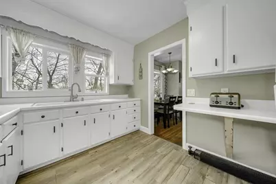 6 Grant St, Danvers, MA 01923 - Photo 9