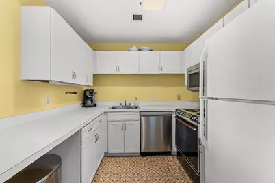 51 Pettee St #31, Newton, MA 02464 - Photo 5