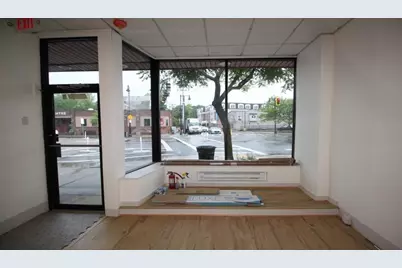 1737A Centre St, Boston, MA 02132 - Photo 3