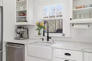 6 Atkinson St, Newburyport, MA 01950 - Photo 5