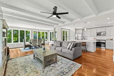 1366 Gardners Neck Rd, Swansea, MA 02777 - Photo 13