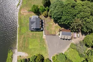 1366 Gardners Neck Road, Swansea, MA 02777 - Photo 29