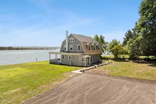 1366 Gardners Neck Road, Swansea, MA 02777 - Photo 27