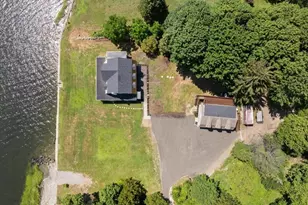 1366 Gardners Neck Road, Swansea, MA 02777 - Photo 29