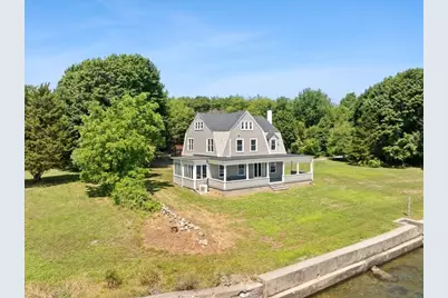 1366 Gardners Neck Rd, Swansea, MA 02777 - Photo 5