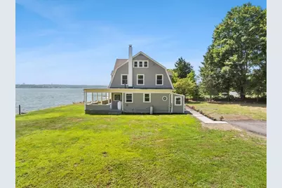 1366 Gardners Neck Rd, Swansea, MA 02777 - Photo 3