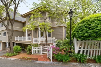 21 Pine Street #5, Manchester by the Sea, MA 01944 - Photo 1