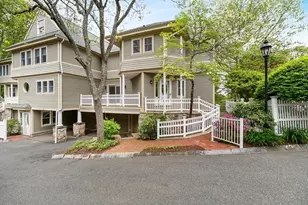 21 Pine St, Manchester by the Sea, MA 01944 - Photo 3