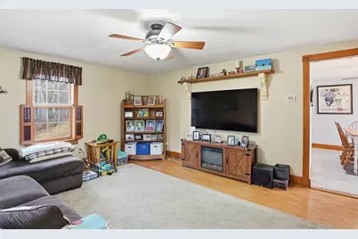 25 Upton Street, Millbury, MA 01527 - Photo 5